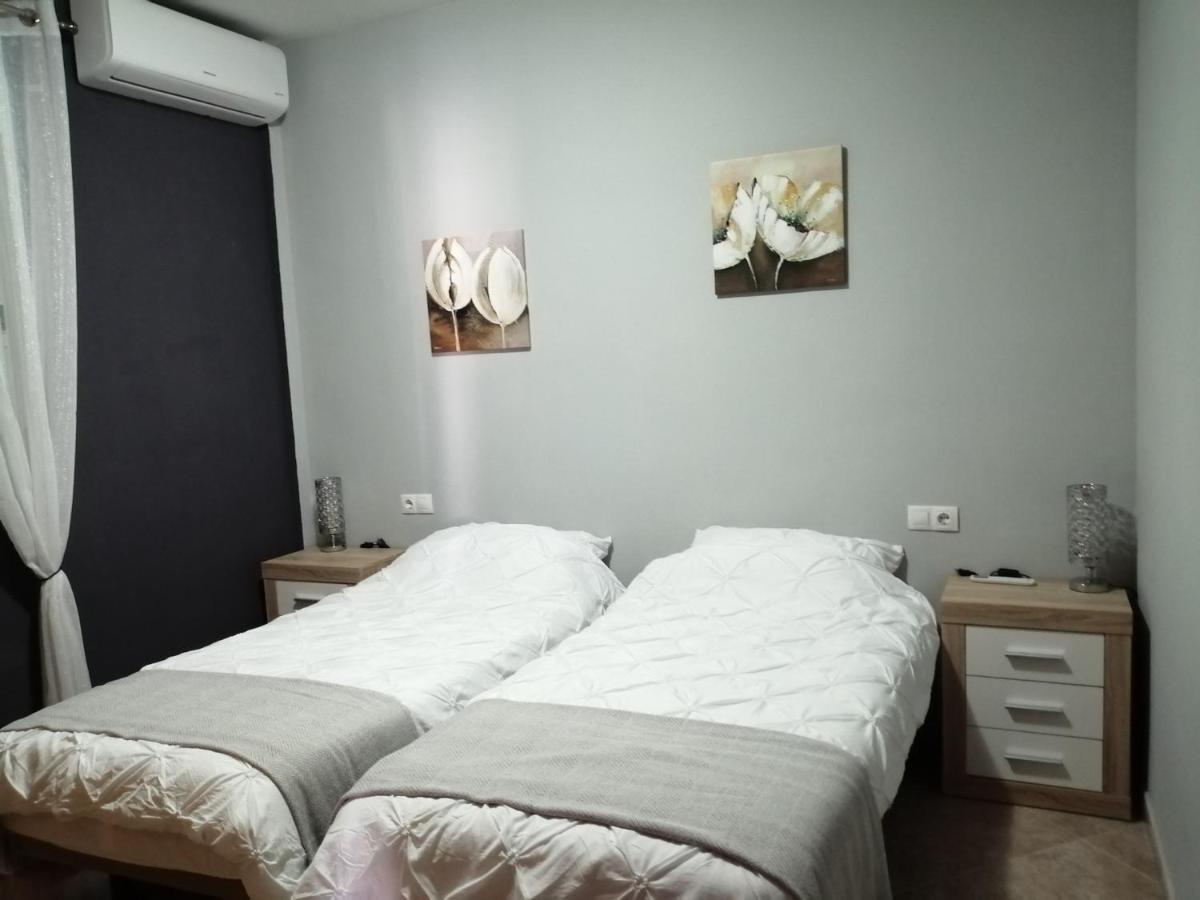 Villa Los Castos Immaculate 2-Bed Villa Arboleas Ngoại thất bức ảnh
